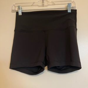 Lululemon Wunder Train High-Rise Short 4” - Size 8 - Black